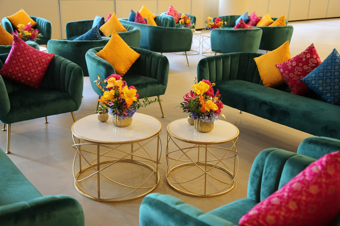 Luxurious 3-seater sofa in rich royal green velvet. The sofa boasts a sumptuous texture, offering both elegance and comfort with its plush cushioning and sleek, modern design. Perfect for adding a bold touch of color and sophistication to any room.