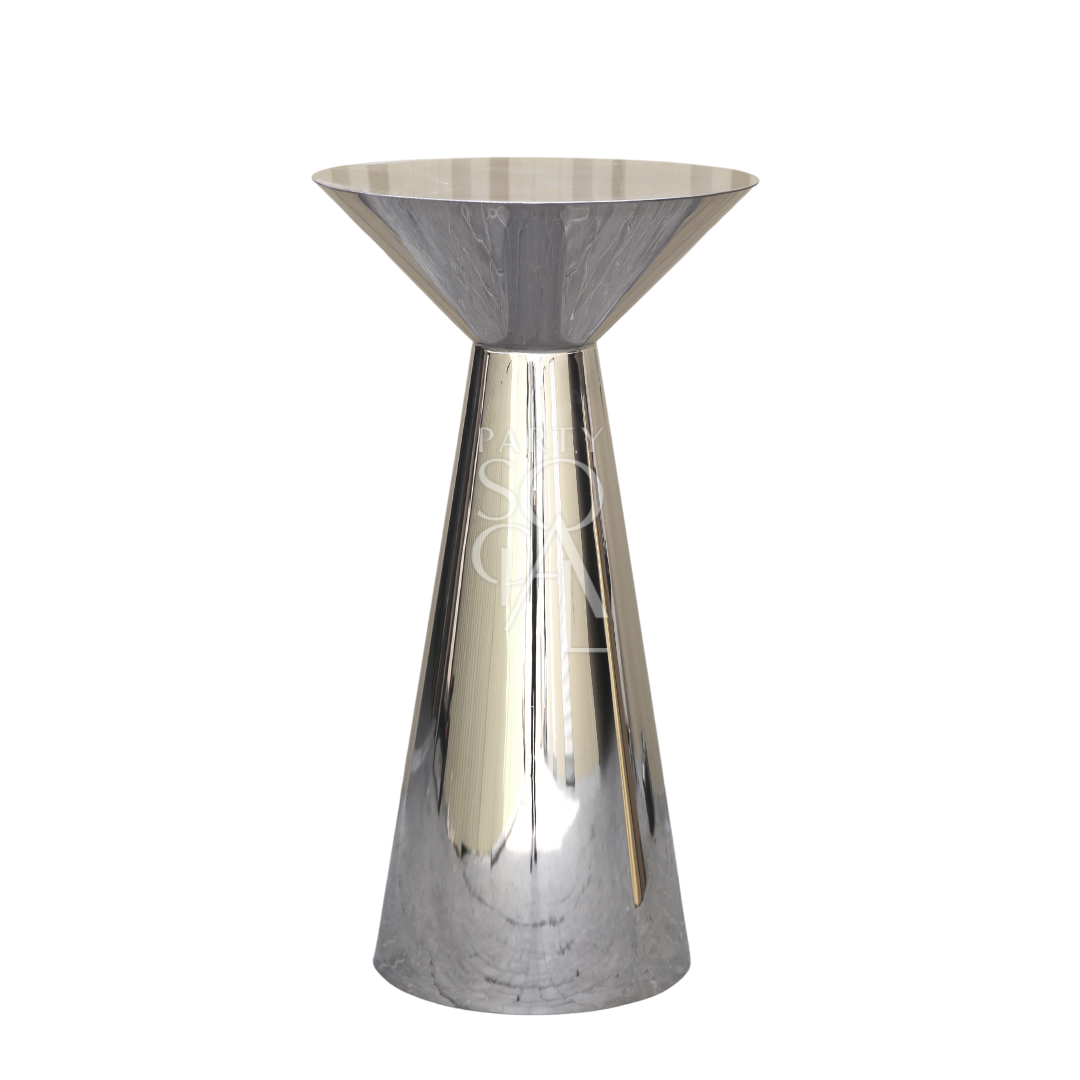 Gold mirror cocktail tables, featuring a luxurious design with reflective gold surfaces. These elegant tables add a touch of sophistication and glamour to any space, making them perfect for enhancing living rooms, lounges, or event areas with a stylish and functional centerpiece.