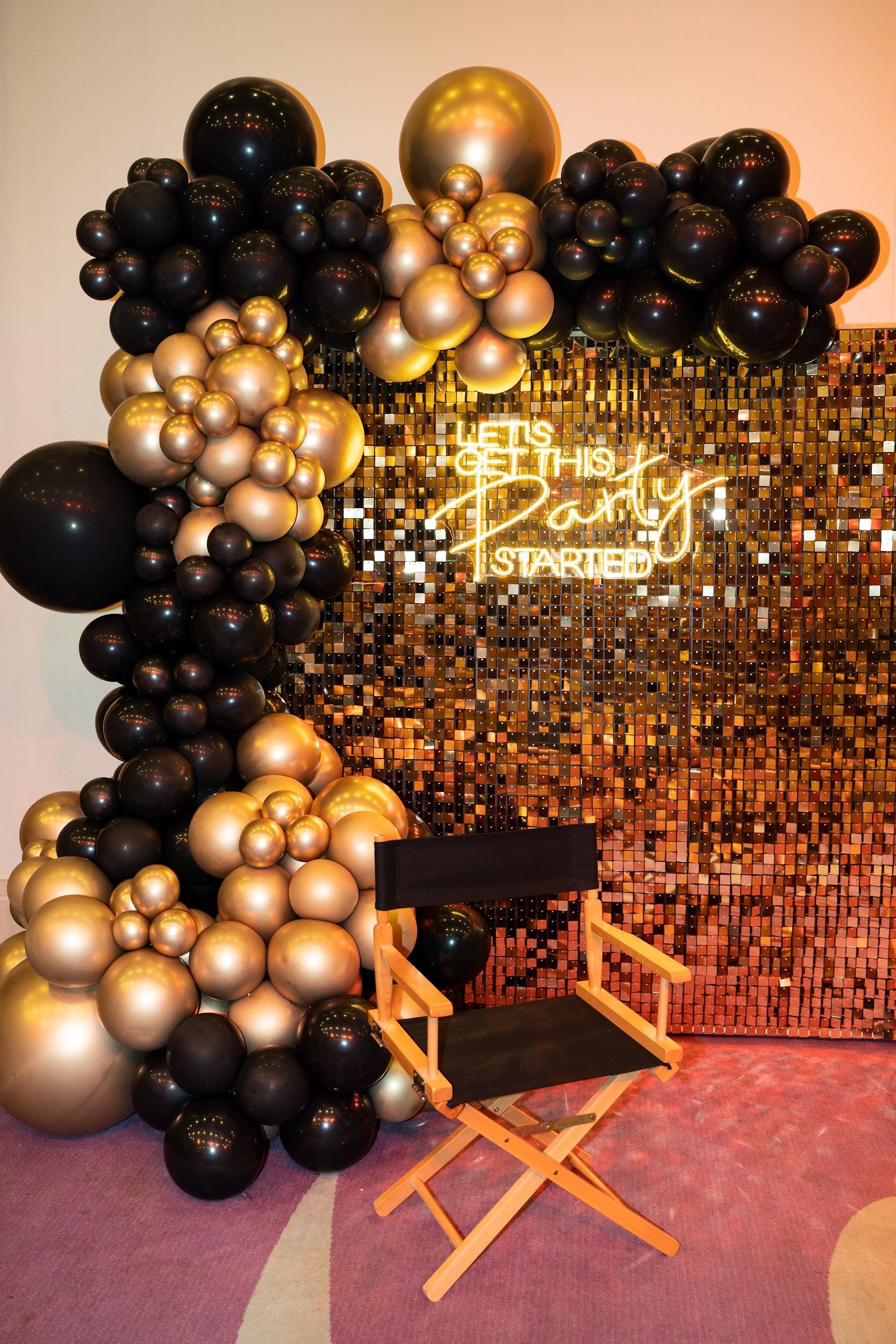 A sequin wall in gold and silver, featuring a dazzling and elegant design. The shimmering sequins in gold and silver create a luxurious and eye-catching backdrop, perfect for adding a glamorous touch to events, parties, and photo shoots.