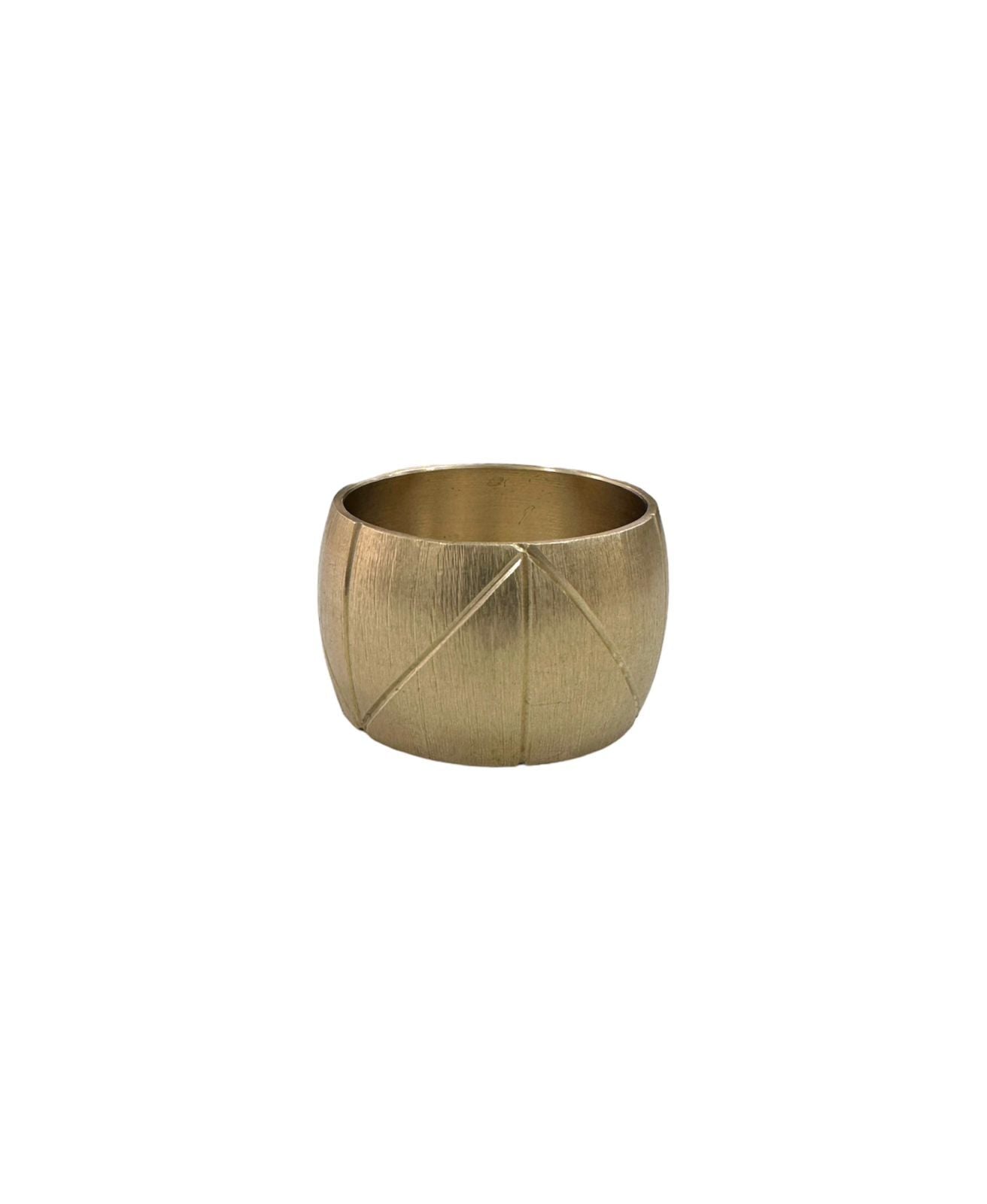 The Desert Sand Collection, featuring a range of elegant and neutral-toned items inspired by the warm, sandy hues of the desert. This collection includes decor, tableware, and accessories in soft beige and sand colors, perfect for creating a serene and sophisticated atmosphere in any event or space.