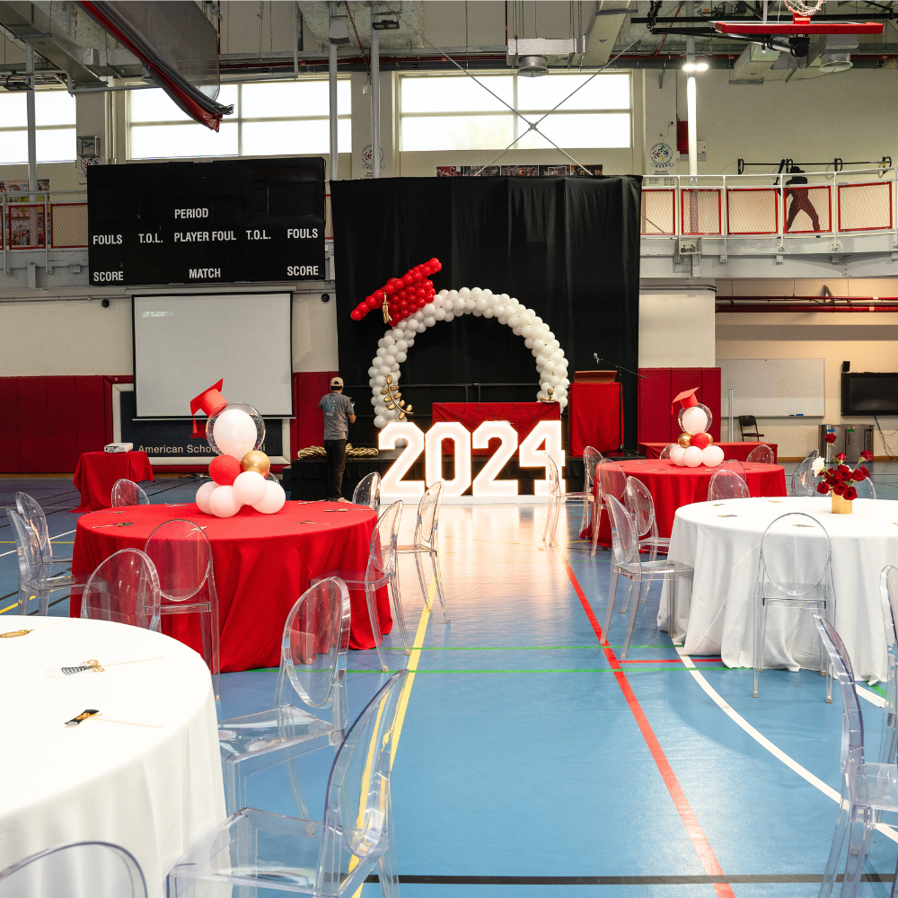 An LED stand displaying "2024" in white and red, featuring a bright and modern design. This eye-catching indoor stand is perfect for celebrating the new year, adding a festive and vibrant touch to events, parties, and home decor.