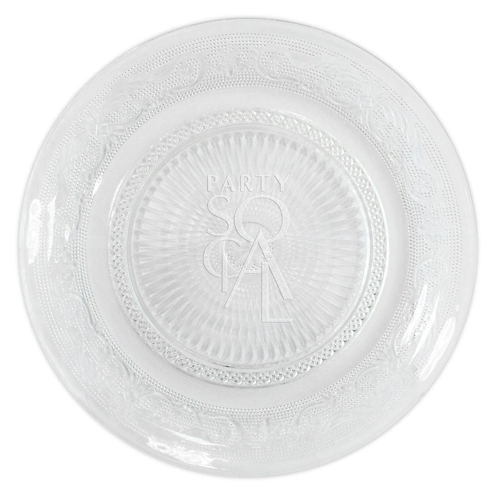 Vintage clear glass plates featuring an elegant and timeless design. These plates have a classic transparent glass surface with intricate vintage patterns, adding a touch of nostalgia and sophistication to any table setting. Ideal for formal dinners, special occasions, or adding a refined detail to everyday meals.