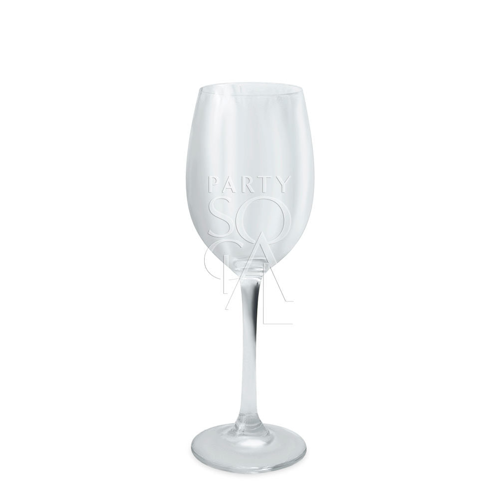 Simple glasses from the Flamenco range featuring a versatile design that complements both classic and modern china or flatware. These glasses have a clear and understated appearance, making them suitable for a variety of table settings and occasions. The color of the product matches the product image, though slight color variations may occur due to screen display differences.