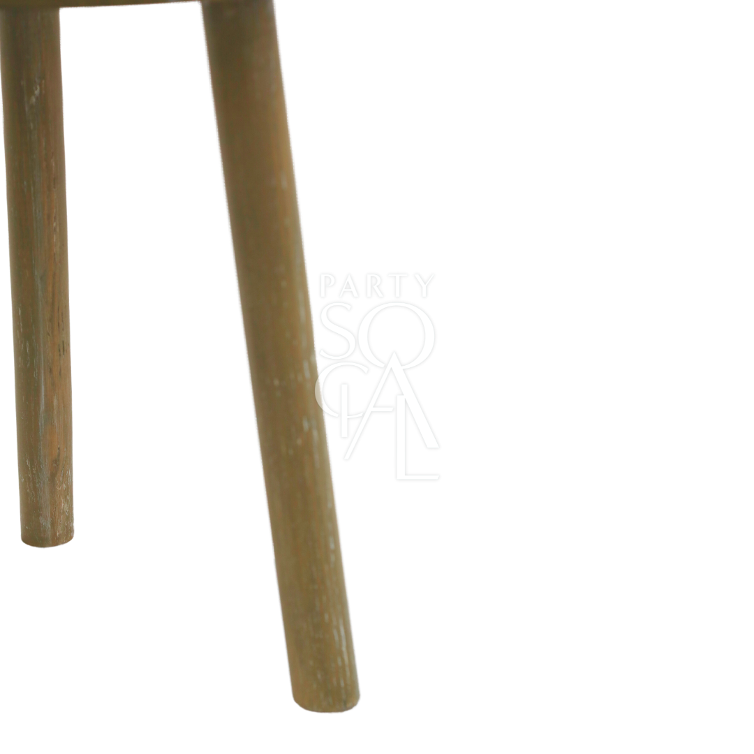 A wooden coffee table featuring a timeless and rustic design. This sturdy table is crafted from high-quality wood, offering both durability and classic appeal. Ideal for living rooms, lounges, or offices, it adds a warm and natural touch to any setting, perfect for holding drinks, books, and decor items.