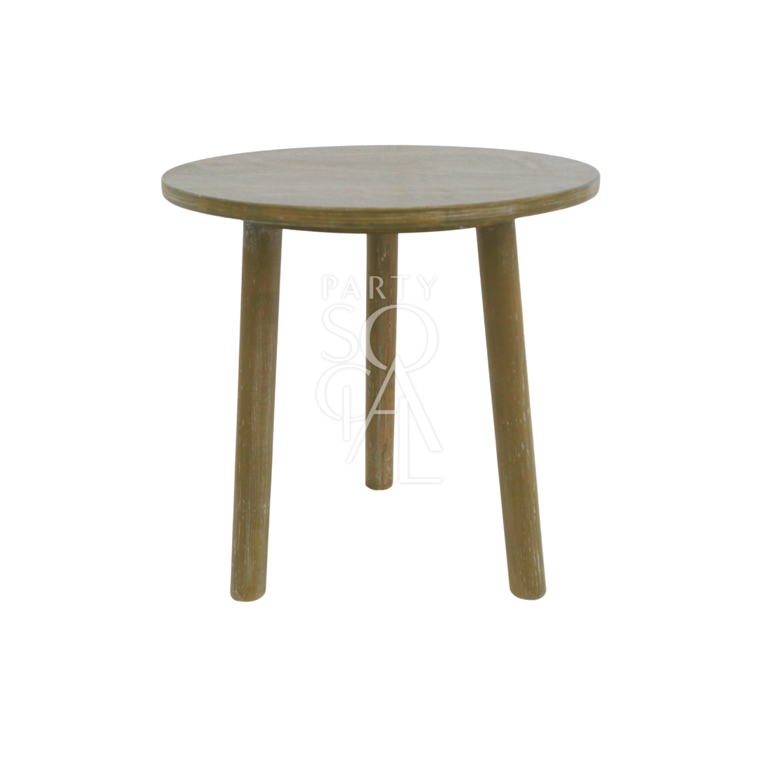 A wooden coffee table featuring a timeless and rustic design. This sturdy table is crafted from high-quality wood, offering both durability and classic appeal. Ideal for living rooms, lounges, or offices, it adds a warm and natural touch to any setting, perfect for holding drinks, books, and decor items.