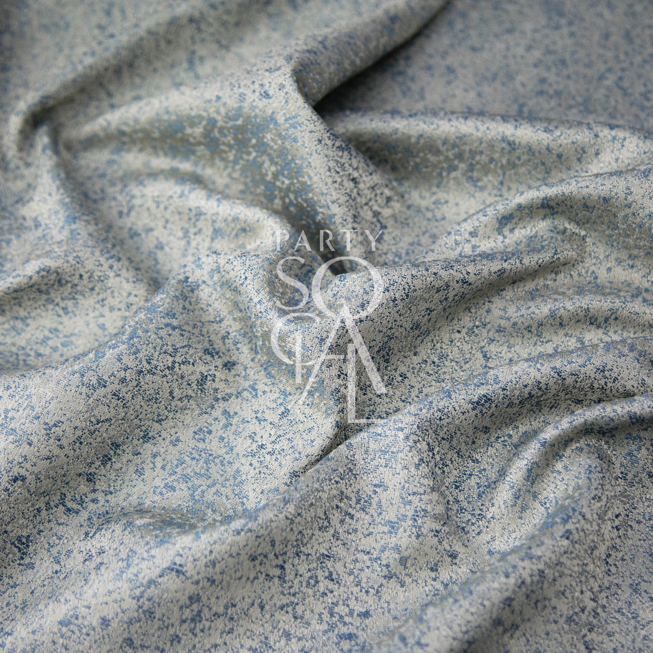 Luxurious round tablecloth crafted from jacquard fabric, featuring intricate woven patterns. The design adds a touch of elegance and sophistication to dining settings, enhancing the overall decor with its rich texture and subtle sheen.