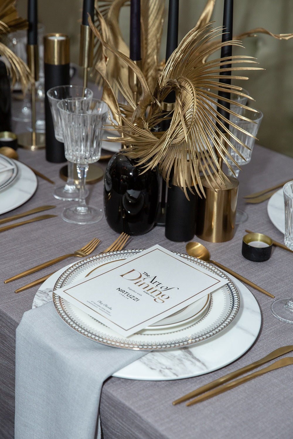 Charger plate designed to mimic the look of marble, featuring a smooth, elegant surface with subtle veining, perfect for adding a touch of sophistication to your table setting.